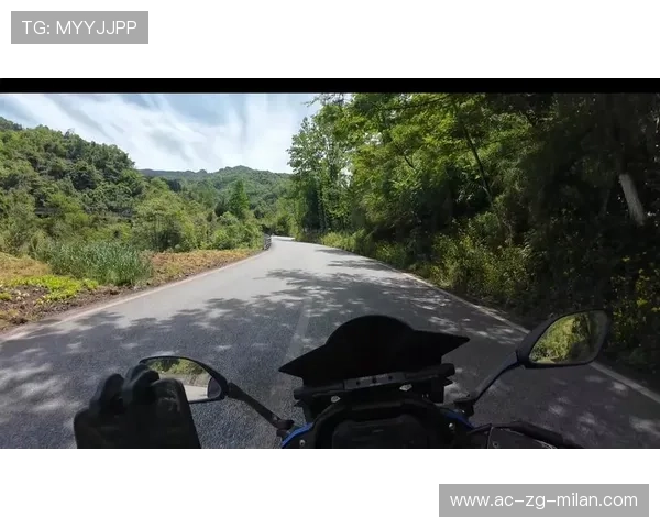 加斯利高速弯极限救车惊出全场冷汗